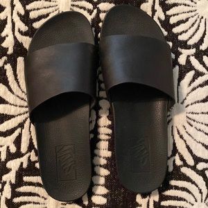 Size 8 Vans slides